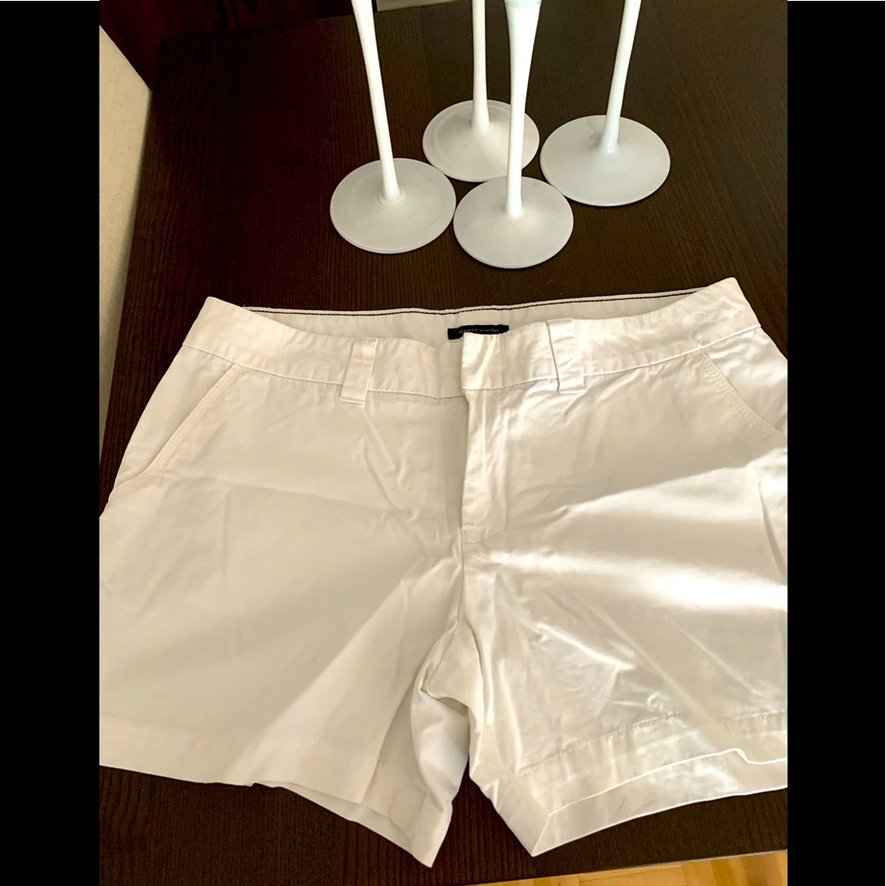 Tommy Hilfiger ladies shorts size 12